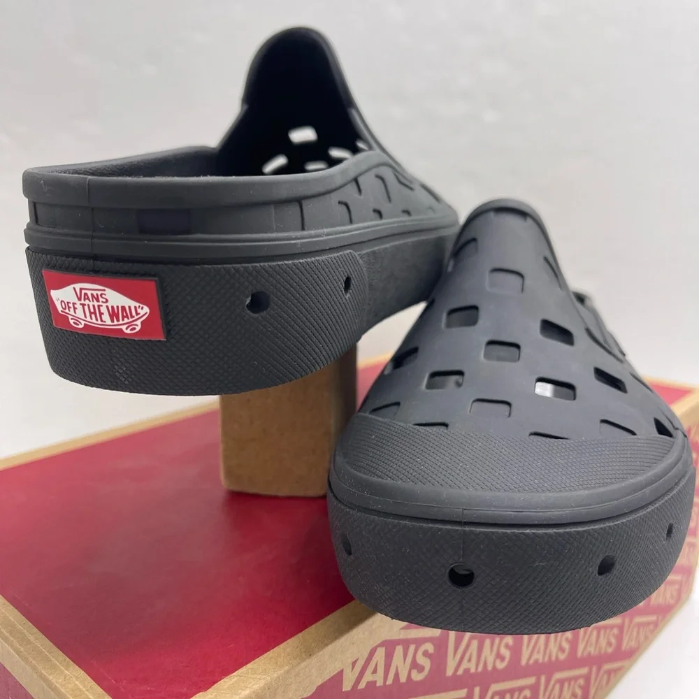 Vans Slip-On Clogs Slip-On Mule Trk
Black
VN0005V8BLK Tracking Sneakers - Picture 5 of 16